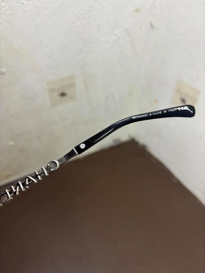 Chanel Black Oval Sunglasses | Metallic Logo Temples (Category: Packaged & Instant Food) located in Bacoor. Submitted by fafofa (Listing ID 1466967016, Image 3). Description: Chanel Black Oval Sunglasses | Metallic Logo Temples.