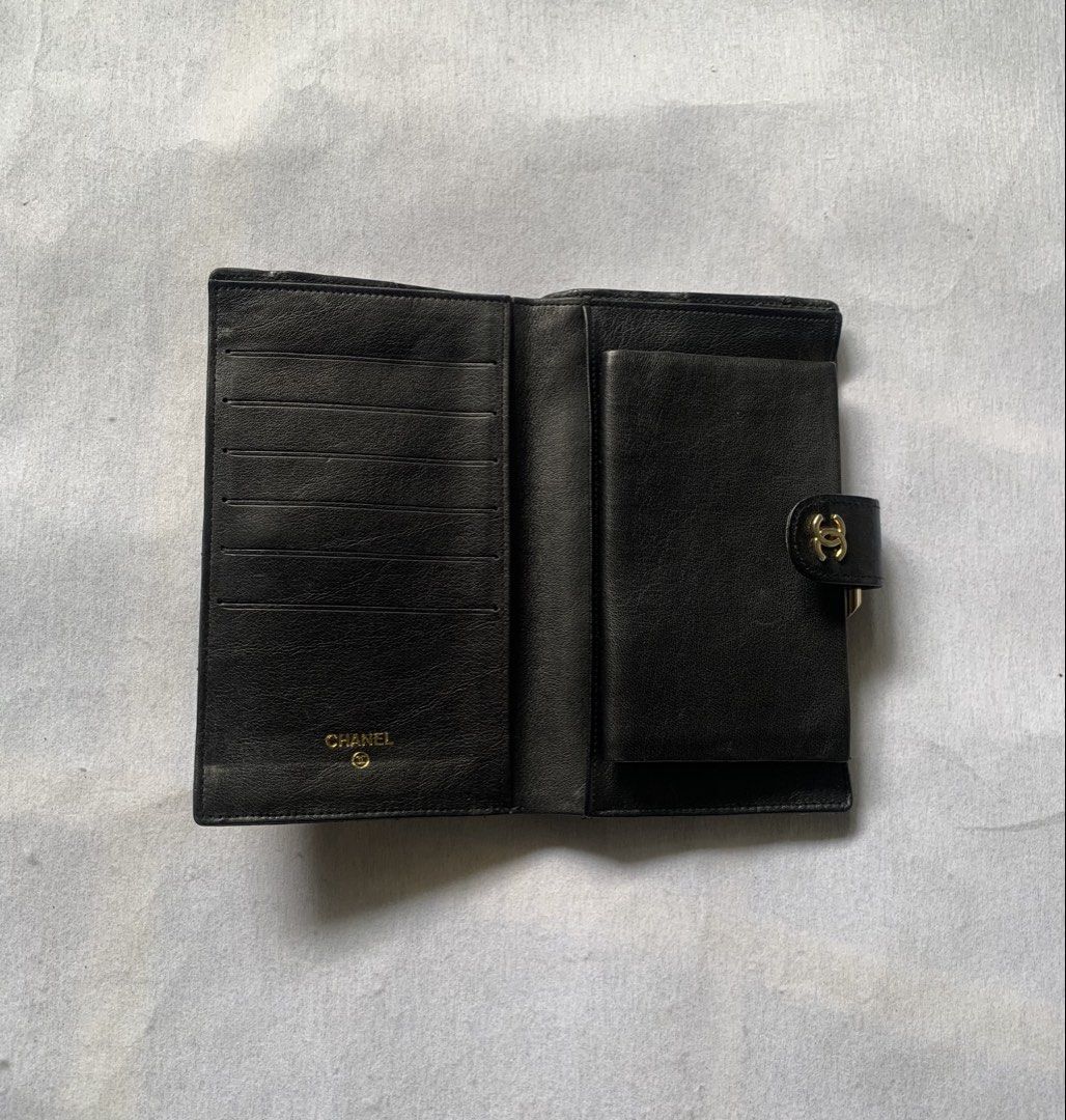 Chanel Black Quilted Lambskin Leather (Authentic) (Category: Wallets & Card holders) located in Claveria. Submitted by plasticcase__ (Listing ID 1466782080, Image 3). Description: .