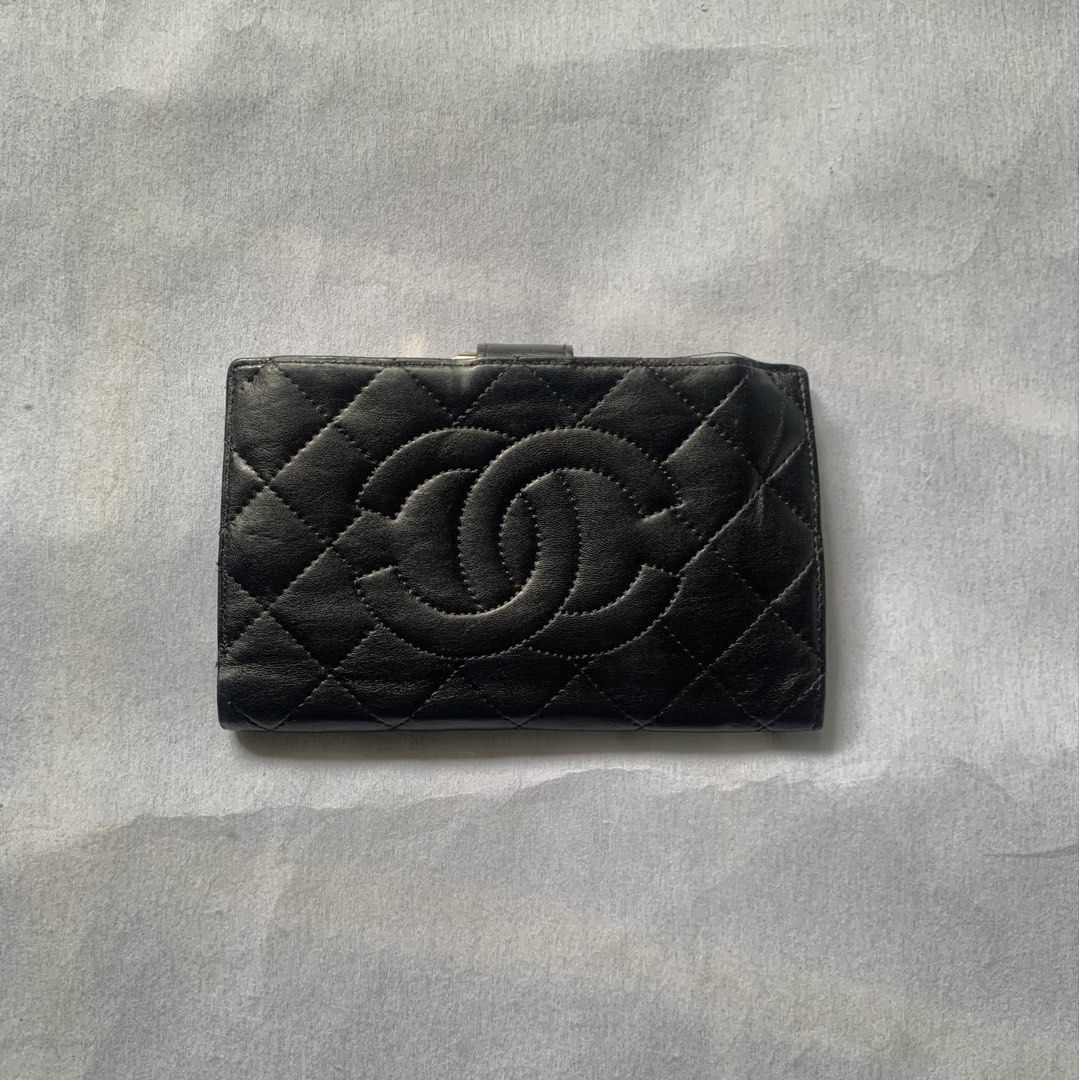Chanel Black Quilted Lambskin Leather (Authentic) (Category: Wallets & Card holders) located in Claveria. Submitted by plasticcase__ (Listing ID 1466782080, Image 2). Description: .