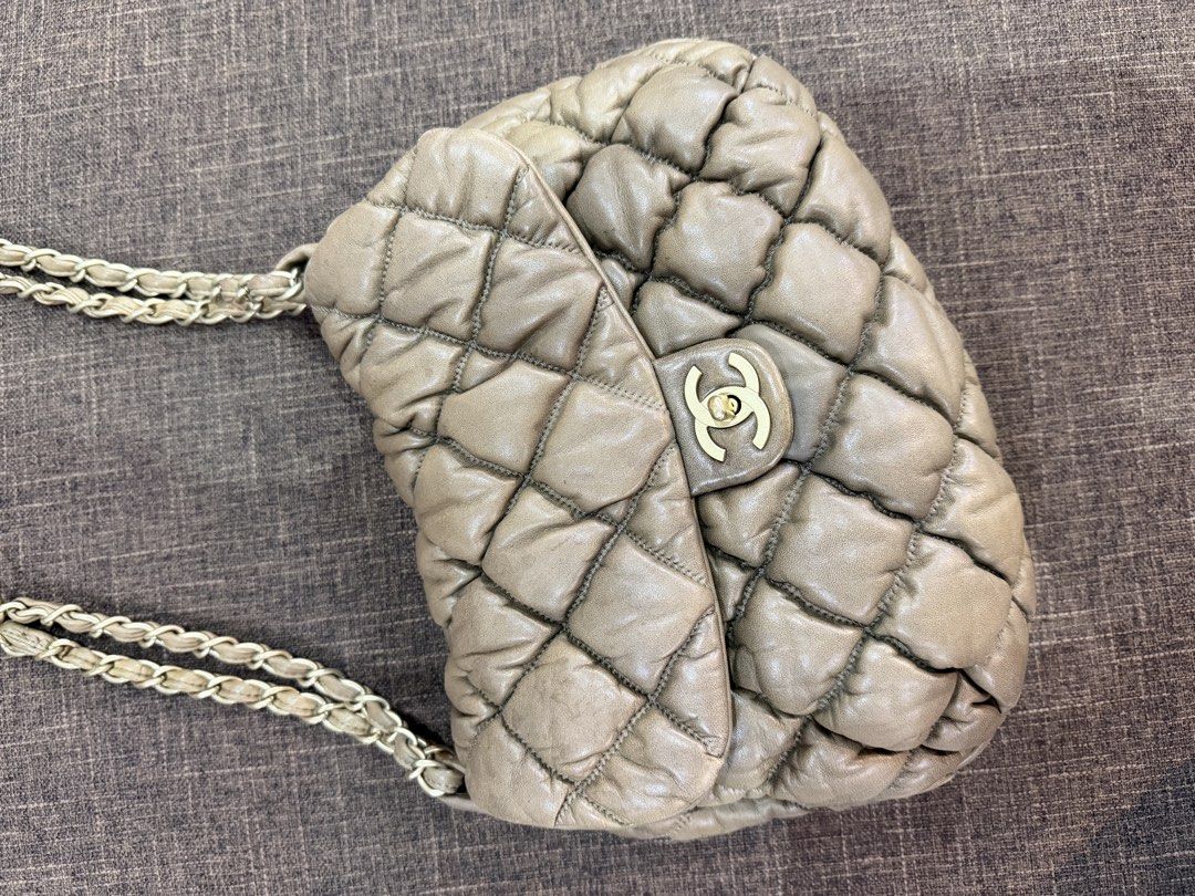 Chanel Bubble Authentic (Category: Luxury Bags & Wallets) located in Manila. Submitted by therevivaldrop (Listing ID 1466854863, Image 2). Description: AUTHENTIC RANK A DUSTBAG NEGOTIABLE SHIPPED.