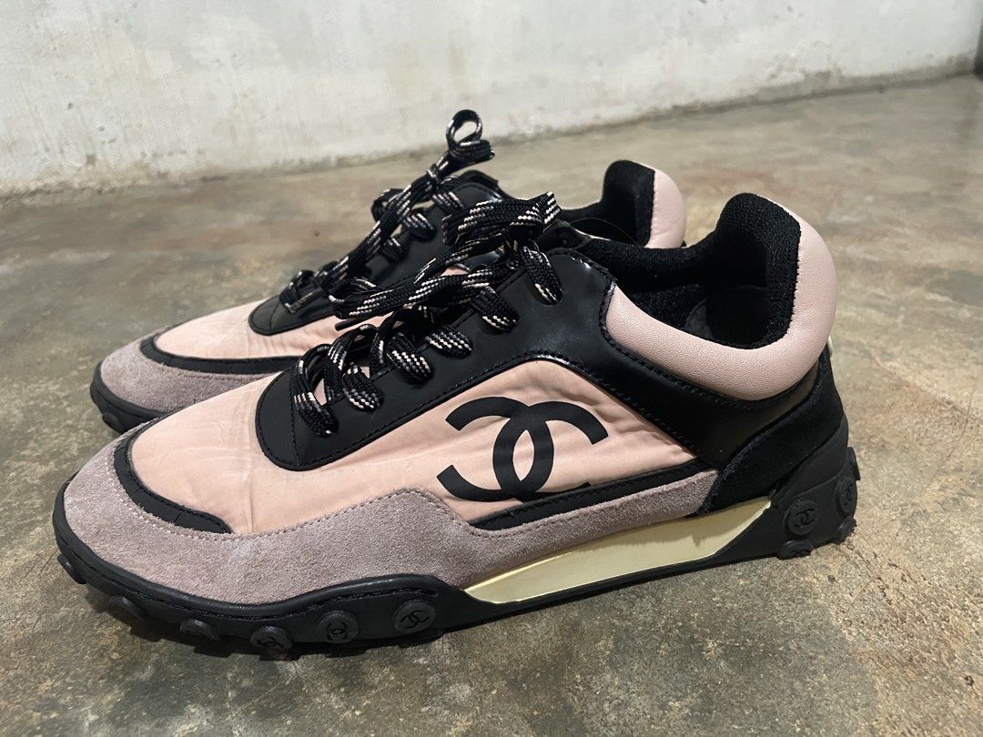 Chanel pink sneakers (Category: Sneakers & Footwear) located in Davao. Submitted by mj_designervintagecurator (Listing ID 1466806168, Image 3). Description: 📌In good condition 📌28 cm- 11 inches.