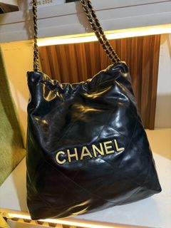 (Category: ) located in . Submitted by THRIFTTHRILLBAGS (Listing ID 1466871883, Image 1). Description: .