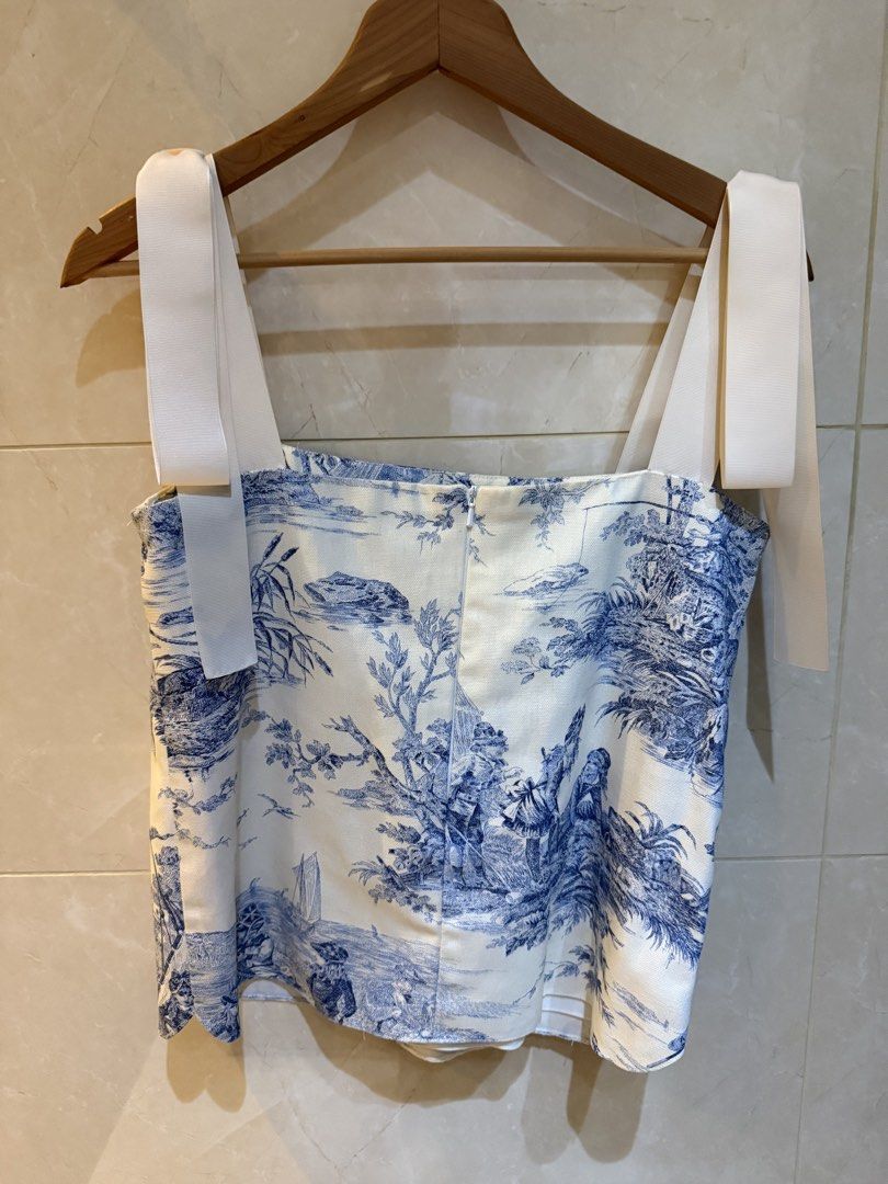 Charinq sarte (Category: Blouses) located in San Juan City. Submitted by en567 (Listing ID 1466892341, Image 2). Description: Measurements on photos. No when worn pics (wrong size) .