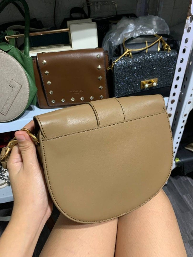 CHARLES & KEITH (Category: Cross-body Bags) located in Valenzuela. Submitted by _prettysimplecollection (Listing ID 1466961486, Image 3). Description: .
