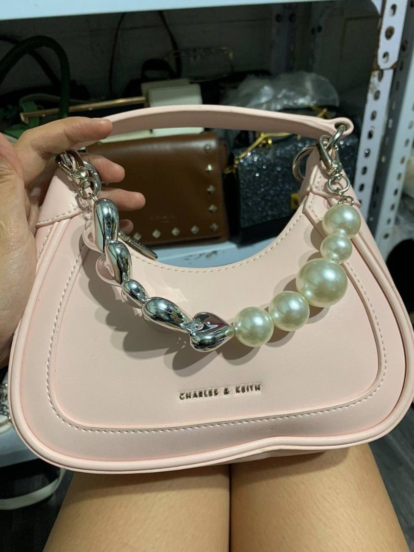 Charles & Keith (Category: Cross-body Bags) located in Valenzuela. Submitted by _prettysimplecollection (Listing ID 1466961553, Image 2). Description: .