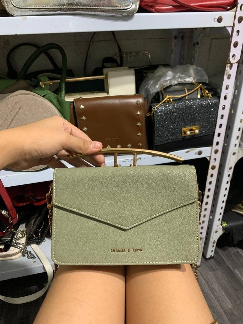 Charles & Keith (Category: Cross-body Bags) located in Valenzuela. Submitted by _prettysimplecollection (Listing ID 1466961622, Image 1). Description: .