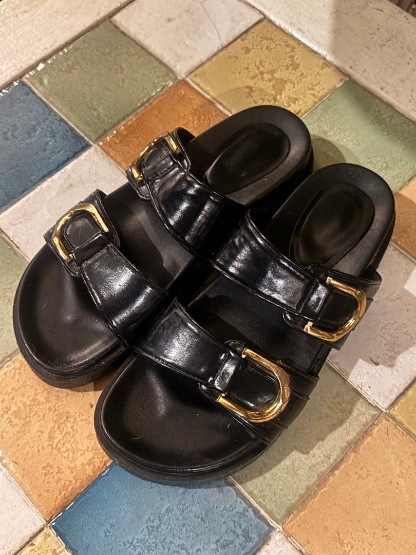 Charles & Keith Black Sandals (Category: Sandals) located in Manila. Submitted by namiskyumi (Listing ID 1466301914, Image 2). Description: - need to get repaired in the sole areap.