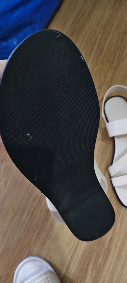 Charles & Keith sandals (Category: Flats & Sandals) located in Quezon City. Submitted by xoxobuy (Listing ID 1466807484, Image 2). Description: .