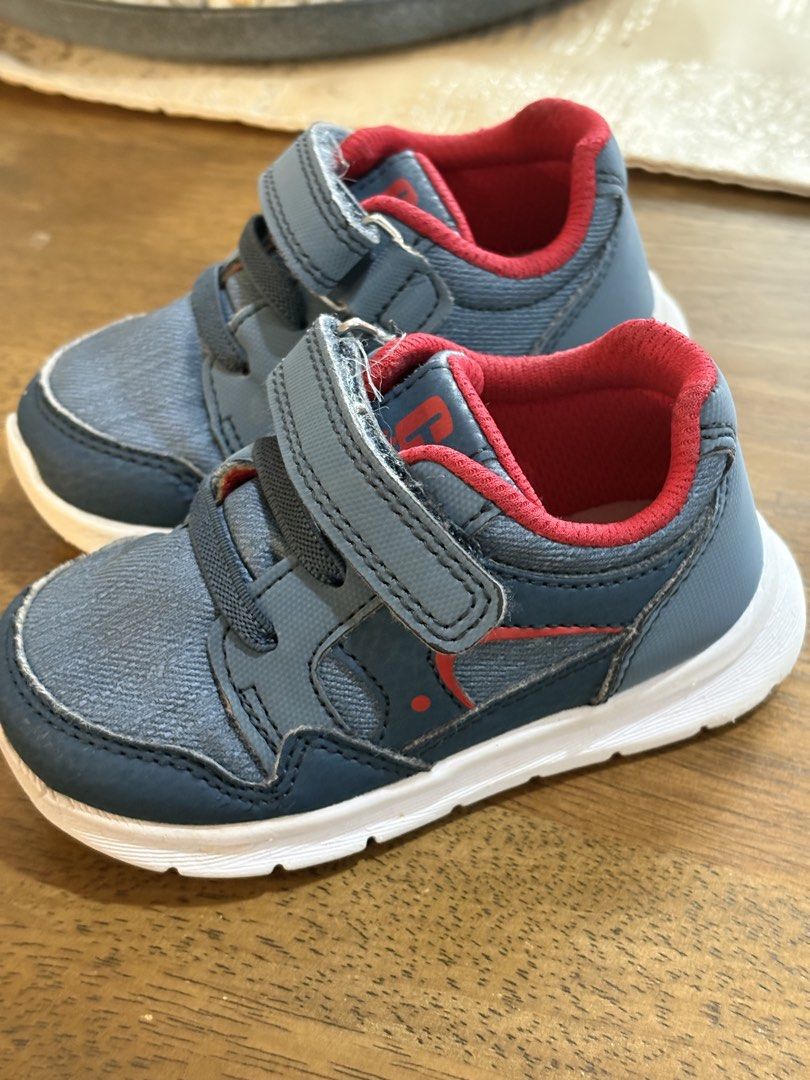 Chicco Baby Shoes size 21 (Category: Babies & Kids Fashion) located in Baguio. Submitted by outfromcloset (Listing ID 1466846174, Image 2). Description: Original price: 3,000 Size 21 9-12 months .