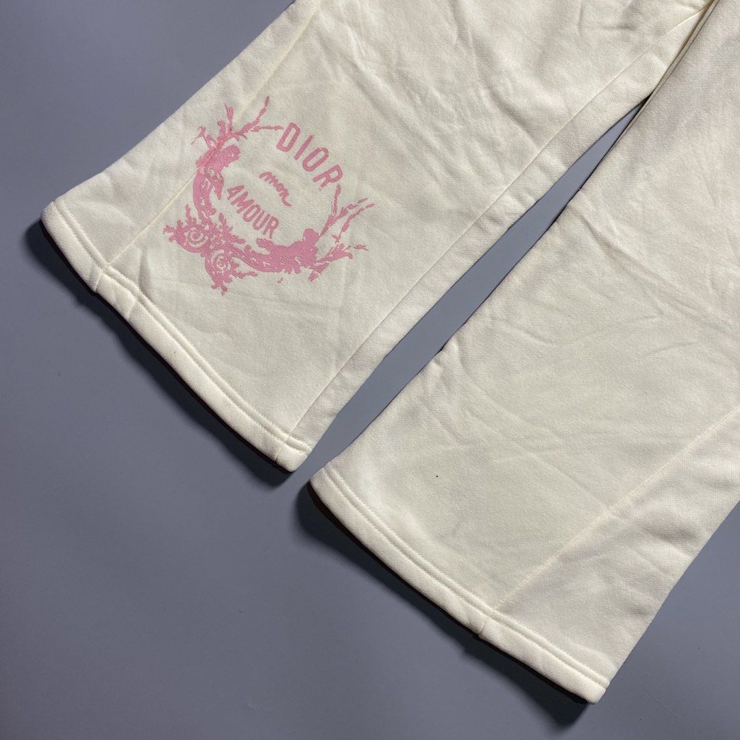 Christian Dior Flared Pants (Category: Luxury Accessories) located in Bacolod City. Submitted by quiarakazelxx (Listing ID 1466947441, Image 3). Description: •Youth Size (150) •12-15 Yrs old Waist: 22-24 Length: 34 •Can fit XXS (Adult) Flaws: None •like new •Click each photo to appreciate the item Pm to purchase📩 .