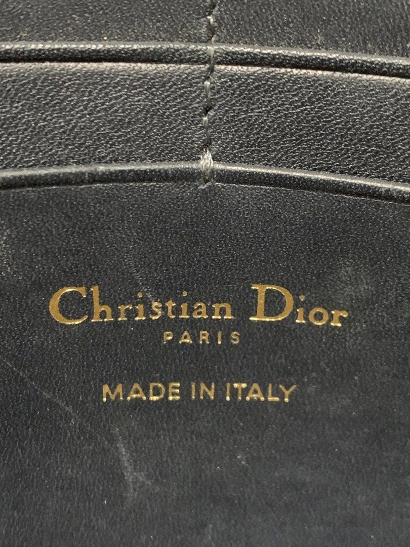 Authentic Christian Dior Oblique Saddle Chain Pouch Bag (Category: Luxury Bags & Wallets) located in San Fernando. Submitted by jrm2911 (Listing ID 1466963128, Image 2). Description: 🛒 NEW TO CAROUSELL? CHECK MY ORANGE SHOP RATINGS: Bago pa lang po ako dito sa Carousell, kaya kung medyo alanganin pa po kayo, pwede niyo pong i-check at i-search ang aking Orange Shop name: “JRM 2911 BIZNIZ” para makita ang ating shop ratings, reviews, at successfu