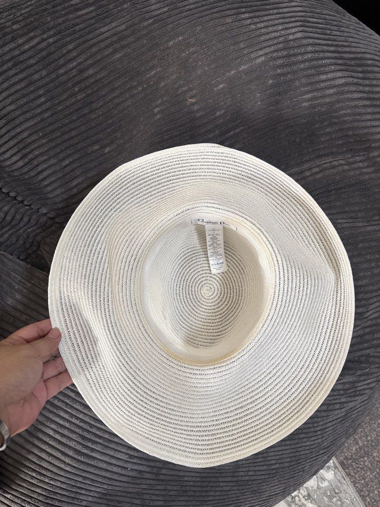 CHRISTIAN DIOR STRAW HAT (Category: Community) located in Angeles City. Submitted by migs_font29 (Listing ID 1466774084, Image 3). Description: .