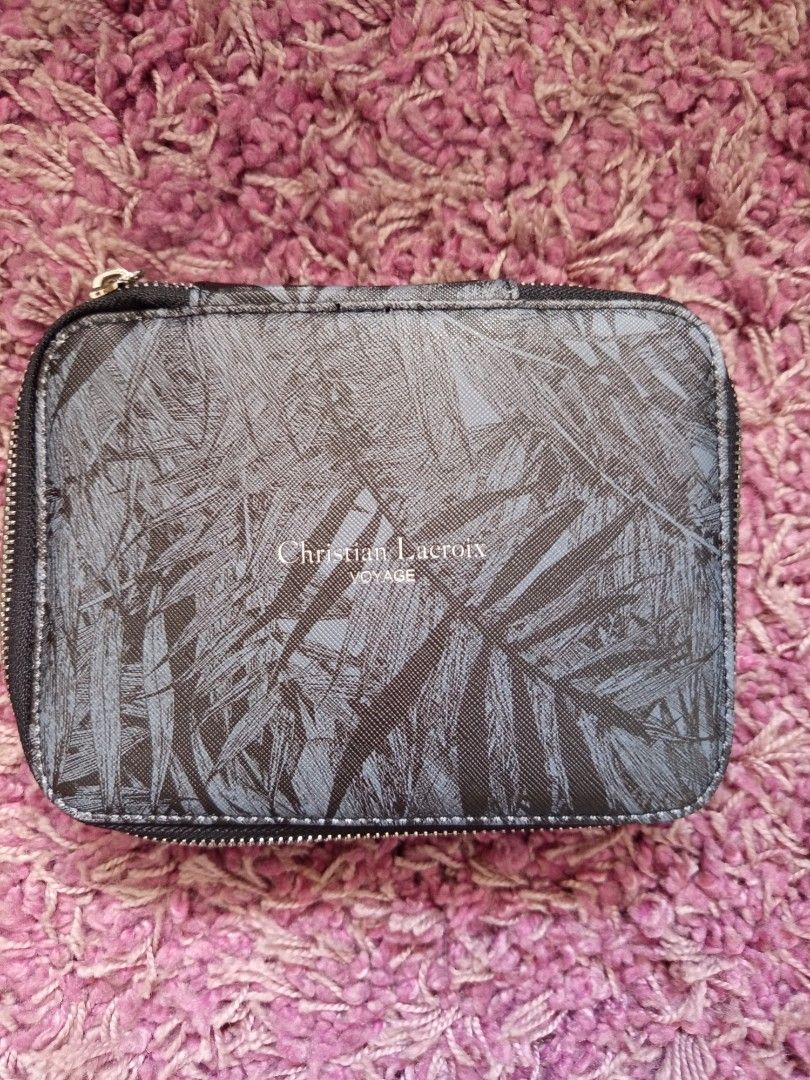 CHRISTIAN LACROIX Voyage Kit (Category: Men's Grooming) located in Manila. Submitted by thriftspotting (Listing ID 1466933150, Image 1). Description: .