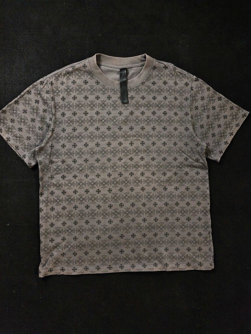Chrome Hearts AOP (Category: Tshirts & Polo Shirts ) located in San Fernando. Submitted by gaboo_asncn (Listing ID 1466950236, Image 2). Description: - Chrome Hearts AOP - Size: XL (W23/L27.5) - Conditions: Excellent - Color Rate: 9.5/10 - No issue.