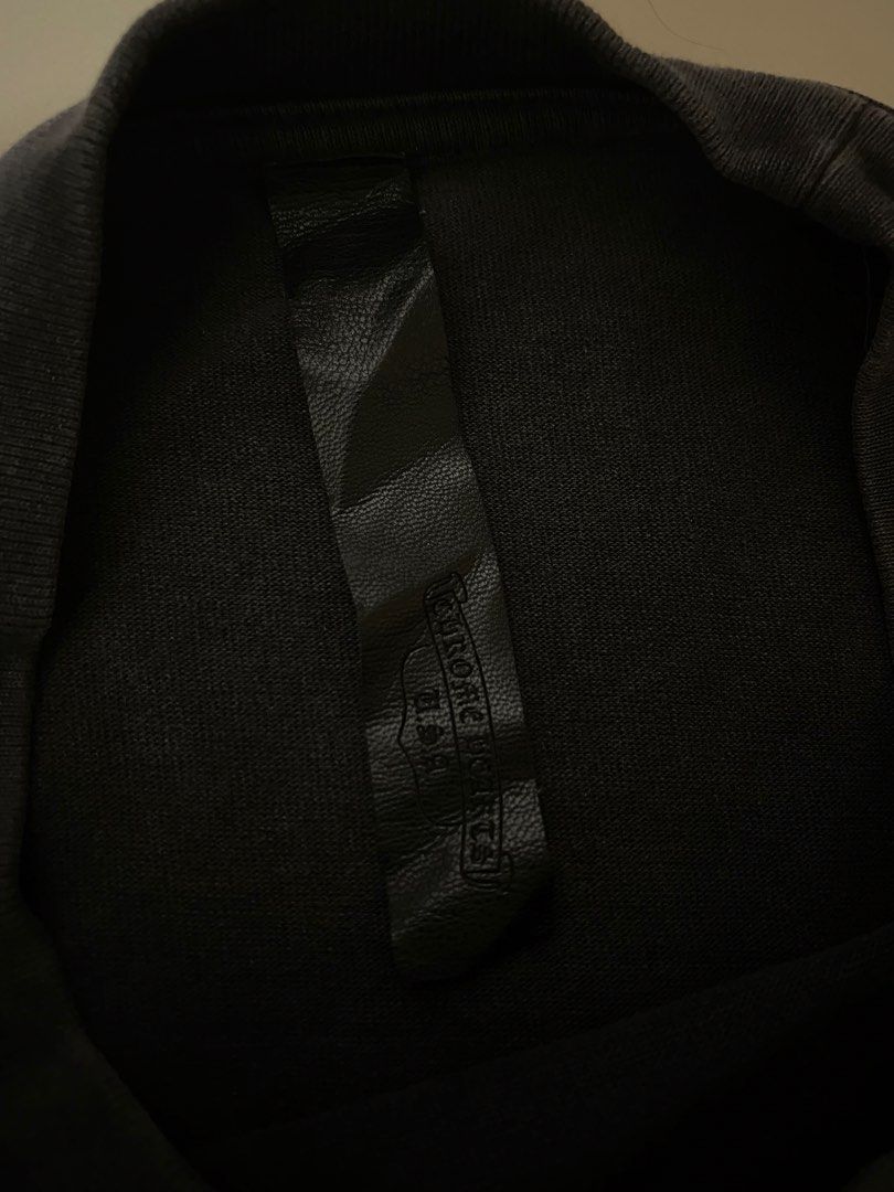 Chrome hearts t shirt (Category: Coats, Jackets and Outerwear) located in Nagcarlan. Submitted by nsh.c (Listing ID 1466833473, Image 3). Description: Excellent condition Cr;9.8/10 Dimes:29X21 large xl No issue Color way acid black .
