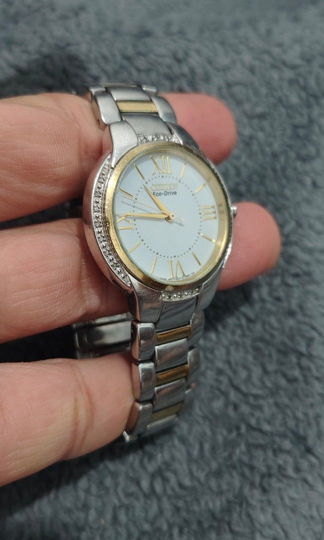 Citizen Eco-Drive 20 diamonds bezel ( Solar-powered ) (Category: Women's Watches) located in Cebu City. Submitted by aceoftime (Listing ID 1466933899, Image 3). Description: In excellent condition Solar powered quartz movt Bezel paved with 20 Diamonds Silver-gold tone in stainless steel Watch only Our Guarantee: 💯 Authentic All watches are checked by our experienced technician to ensure good functionality Please manage your expectations since th