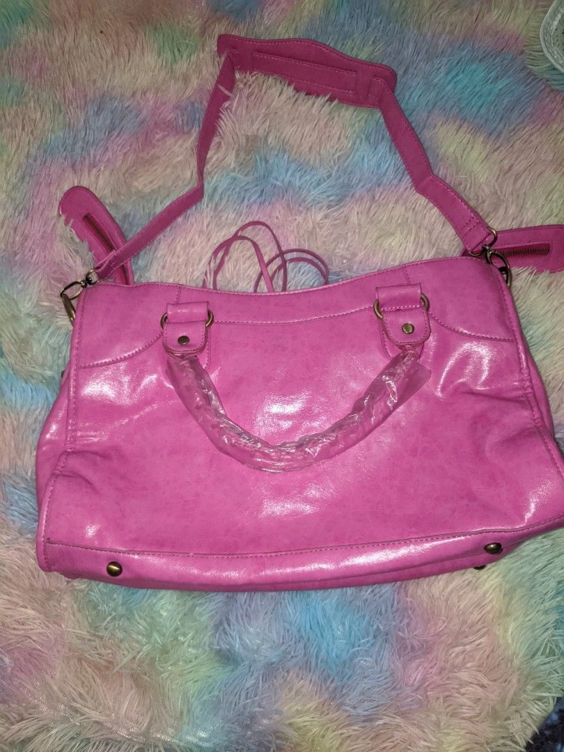 CITY BAG INSPIRED (Category: Shoulder Bags) located in President Roxas. Submitted by keanmichael248 (Listing ID 1466902087, Image 2). Description: .