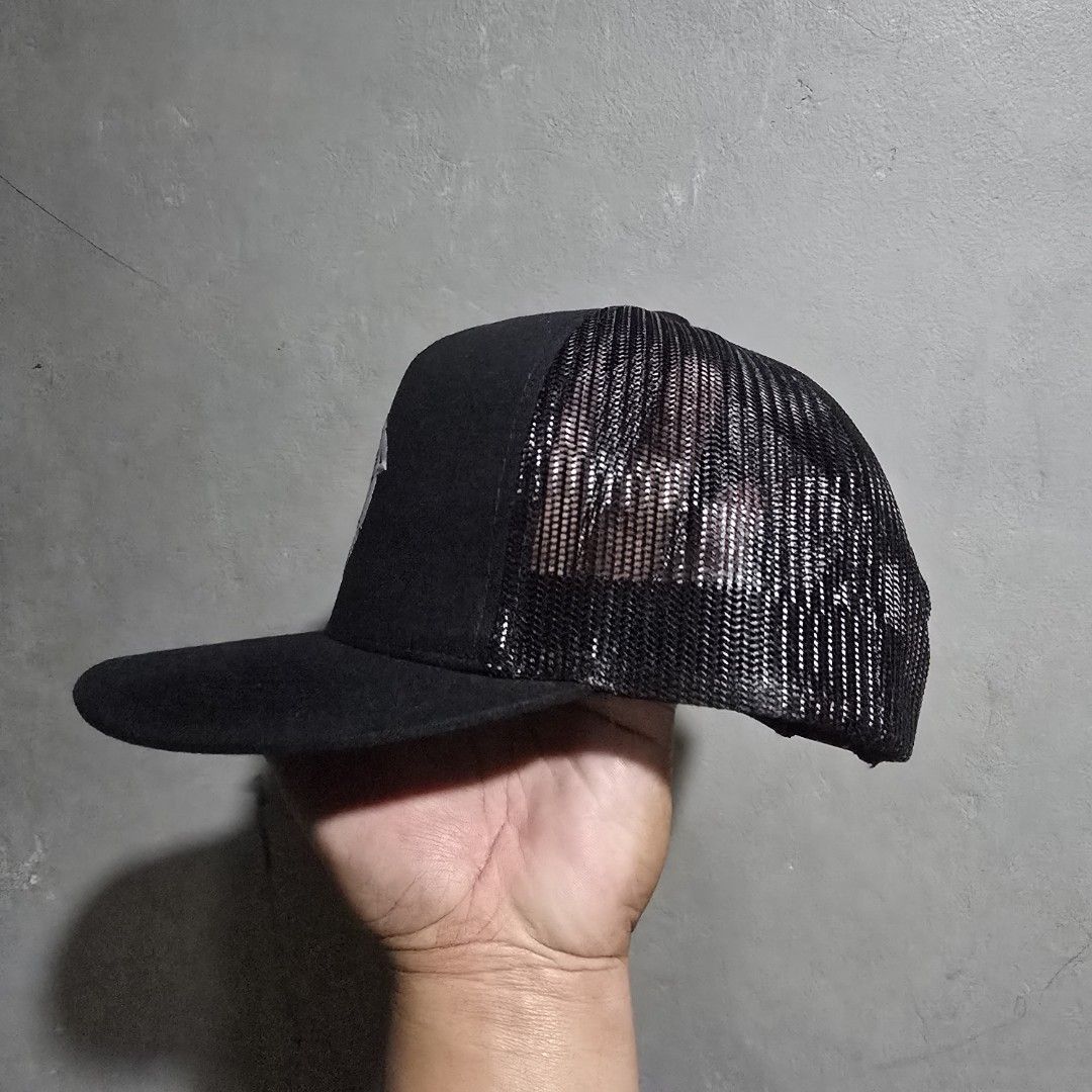 Classic Yupoong Net Cap (Category: Caps & Hats) located in Quezon City. Submitted by SuotKalyeManila (Listing ID 1466794228, Image 3). Description: Manage your expectations ukay ukay caps po ito at hindi po brand new pero minsan mga flaws pero wearable naman ang presyo po ay depende sa kondisyon ng cap Condition: Excellent Size: One Size Fits All Color Rate: 9.5/10 No Issue Laba na po and ready to wear pm for details .