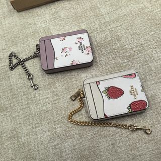 (Category: ) located in . Submitted by fancycollzstore (Listing ID 1466862749, Image 1). Description: .