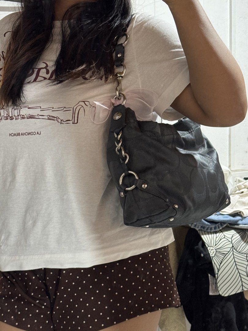 Coach Carly in Lurex (Category: Luxury Bags & Wallets) located in Quezon City. Submitted by meiiji._ (Listing ID 1466970459, Image 2). Description: No hangtag No other issue Loc: QC.