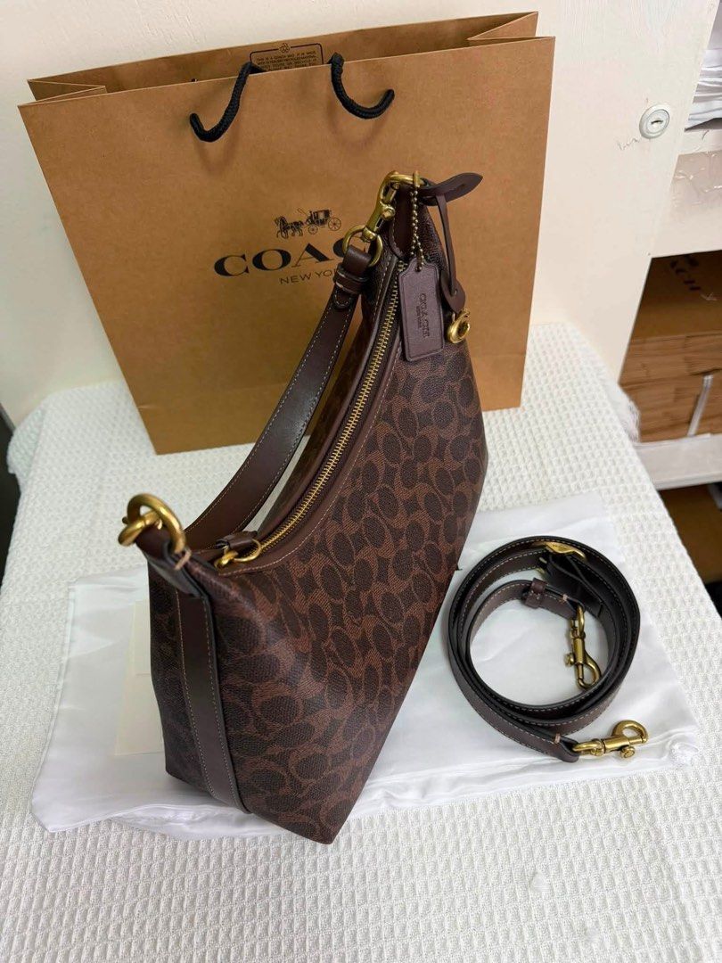 Coach Juliet (Category: Shoulder Bags) located in Binan City. Submitted by pinkykeenshop (Listing ID 1466780372, Image 2). Description: .