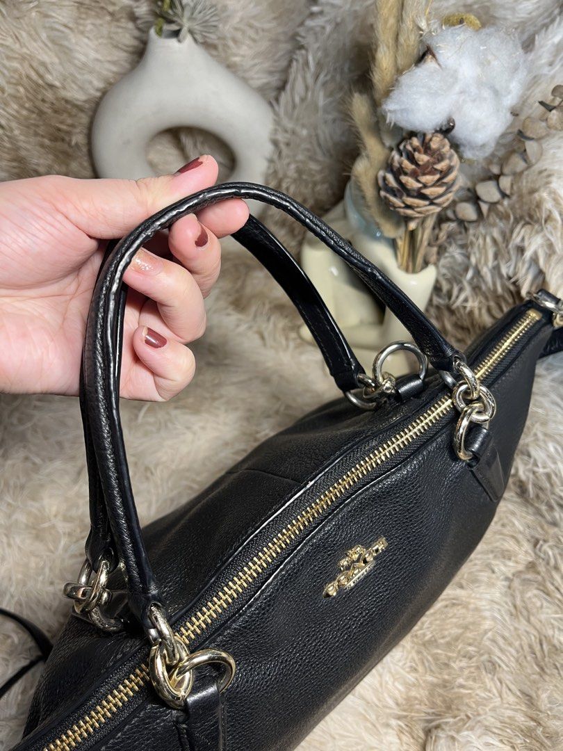Coach Kelsey (Category: Cross-body Bags) located in Cavite. Submitted by gastuseraph (Listing ID 1466965996, Image 3). Description: Authentic. Selling low Check photos for flaw: creed, some rubber lining dent, hardware fades/scratches! .