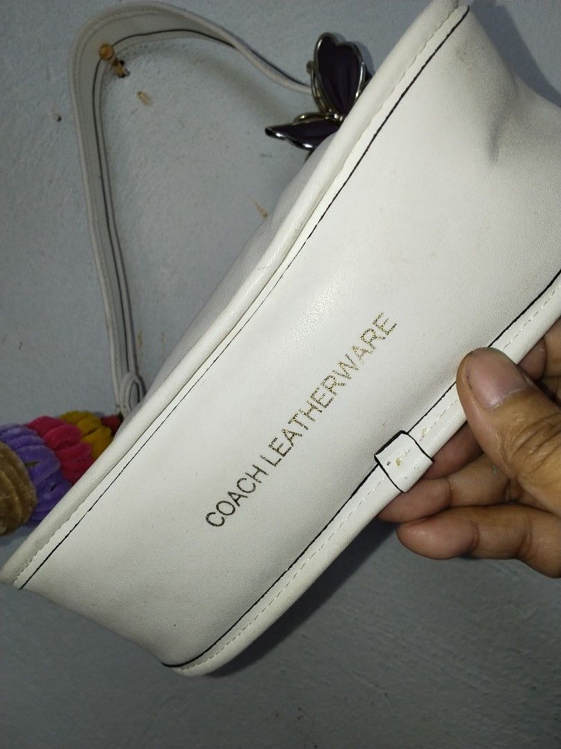 Coach kili (Category: Luxury Bags & Wallets) located in Cavite. Submitted by bagssection04 (Listing ID 1466825767, Image 2). Description: coach leather kili white color small size.