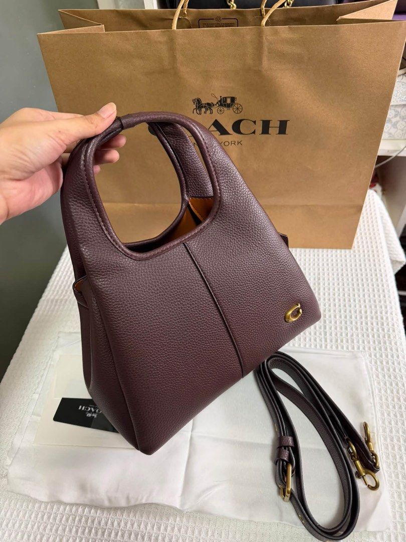 Coach Lana 22 (Category: Shoulder Bags) located in Binan City. Submitted by pinkykeenshop (Listing ID 1466780118, Image 2). Description: .