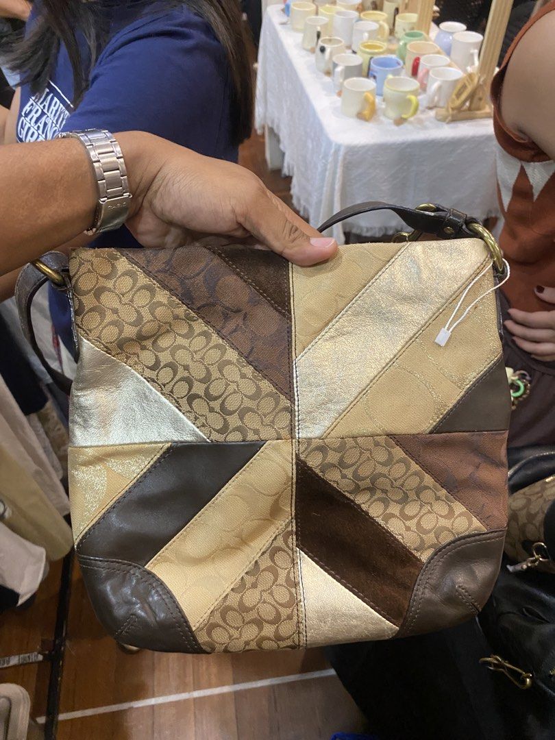 Coach Patchwork (Category: Luxury Bags & Wallets) located in Davao. Submitted by workmensph (Listing ID 1466958033, Image 2). Description: Shoulder Bag, pwede convert to Sling Bag.