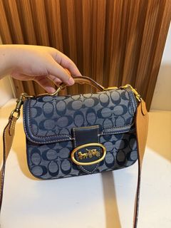 (Category: ) located in . Submitted by THRIFTTHRILLBAGS (Listing ID 1466872433, Image 1). Description: .
