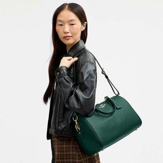 (Category: ) located in . Submitted by shopwithmira13 (Listing ID 1466966087, Image 1). Description: .