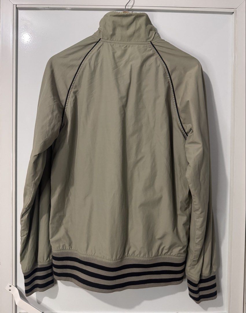 Columbia (Category: Coats, Jackets and Outerwear) located in Manila. Submitted by outgood.ph (Listing ID 1466947680, Image 3). Description: .