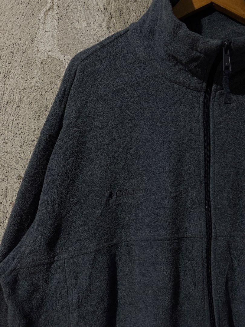 Columbia Fleece Jacket Dark Blue Gray (Category: Coats, Jackets and Outerwear) located in Pasay City. Submitted by niel304 (Listing ID 1466828227, Image 3). Description: Condition: 9.5/10 Dimensions: 26x29 Size on tag: XLarge Issues: none.