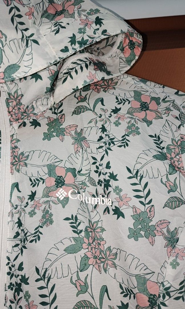 Columbia Lightweight Floral Windbreaker (Category: Coats, Jackets and Outerwear) located in Cabuyao City. Submitted by dthrifts (Listing ID 1466925938, Image 3). Description: 21.5 W 27 L Authentic Water Repellent Brand New Condition.