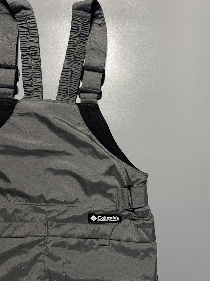 Columbia Snowslope ll Insulated Ski Bib (Category: Babies & Kids Fashion) located in Pasay City. Submitted by thrift.wards (Listing ID 1466926344, Image 1). Description: size: 10/12 Youth width chest: 17 shoulder to hem length: 50 chest to hem length: 42 no issue.