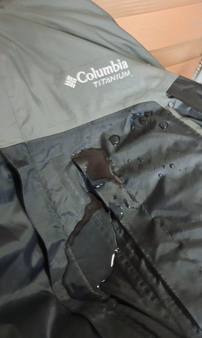 Columbia Titanium Omni-Tech Jacket (Category: Coats, Jackets and Outerwear) located in Cabuyao City. Submitted by dthrifts (Listing ID 1466926181, Image 2). Description: 25.5 W 29.5 L Authentic Waterproof Excellent Condition.