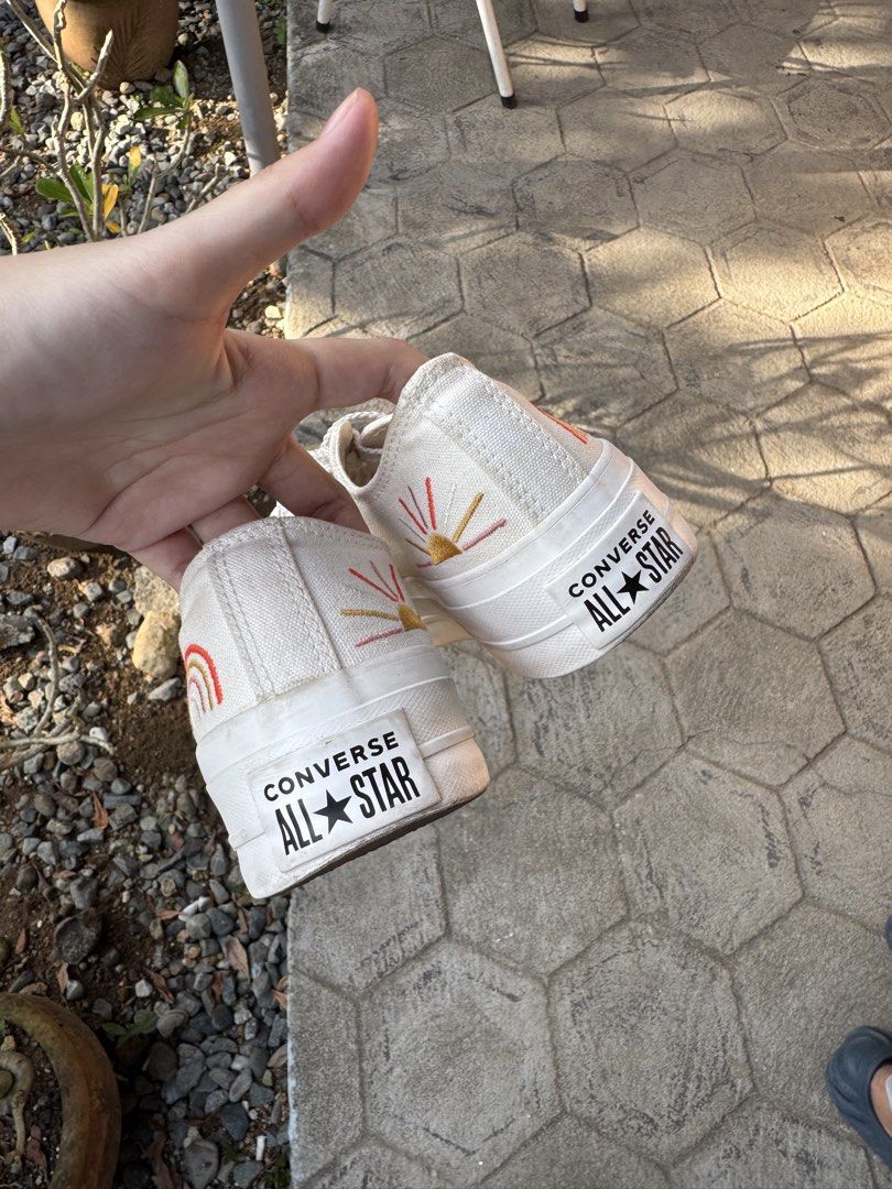 Converse All Star Embroidered Sun and Rainbow (Category: Sneakers) located in Bulacan. Submitted by alshopie (Listing ID 1466868571, Image 3). Description: .