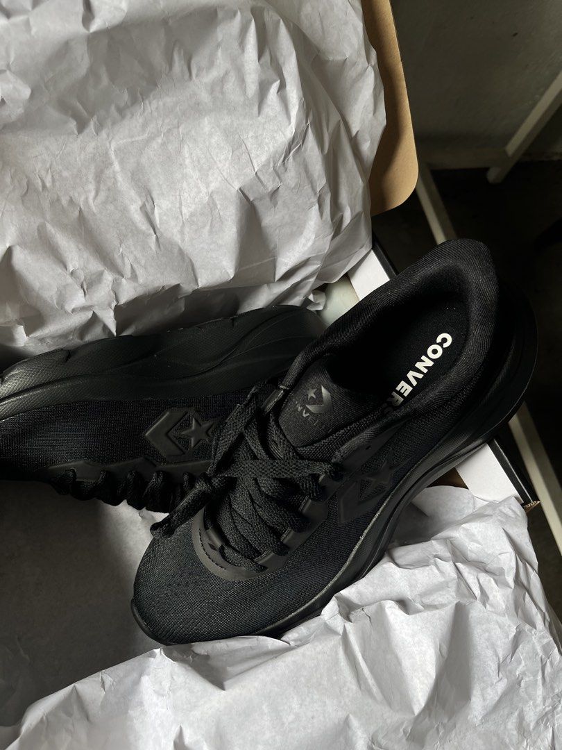 Converse day1 runner OX Sz8 (Category: Sneakers) located in Quezon City. Submitted by charddaddy (Listing ID 1466808459, Image 2). Description: Converse day1 runner OX Sz8 Selling price: 1,999 Srp: 5,495 Rfs: need funds for surgery.
