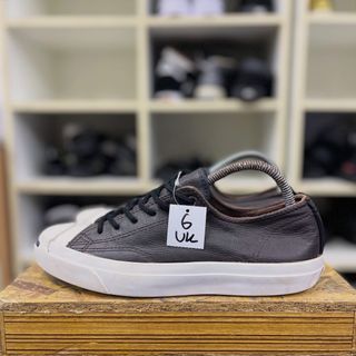(Category: ) located in . Submitted by sneakers.too (Listing ID 1466898803, Image 1). Description: .