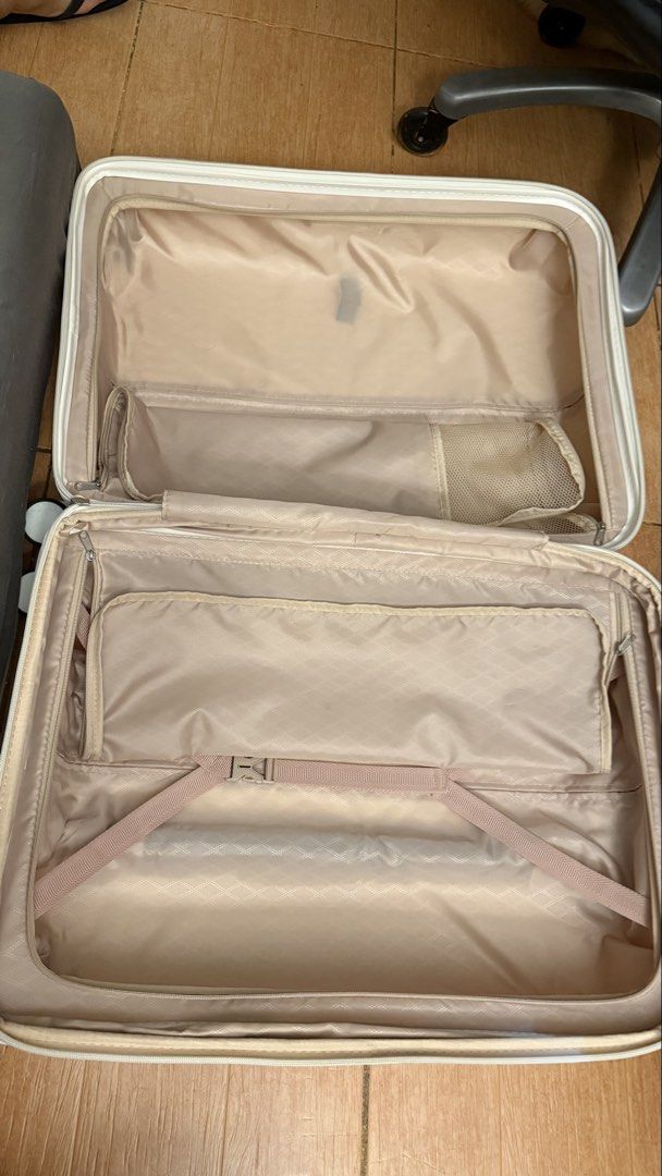 Conwood Medium Luggage (Category: Luggage) located in Makati City. Submitted by jujuluxe (Listing ID 1466929481, Image 3). Description: - Brand/Model: Conwood - Exterior is a hard shell with 4 spinner wheels - Interior has a clean beige lining with zipper compartments, mesh pockets, and compression straps - Used thrice and selling, because I’m upgrading my luggage.