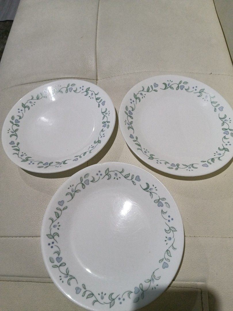 Corelle Vitrelle Heart (Category: Dinnerware & Cutlery) located in Manila. Submitted by zenbear_6b2d8a (Listing ID 1466914312, Image 1). Description: - Genuine Corelle dinnerware made in USA - Set of 5 durable Vitrelle glass plates - Designs: 3 with blue heart vine pattern, 2 with pastel floral patter n - Break and chip resistant for everyday use - Microwave safe (do not use on stovetop or broiler) take all for 350 .
