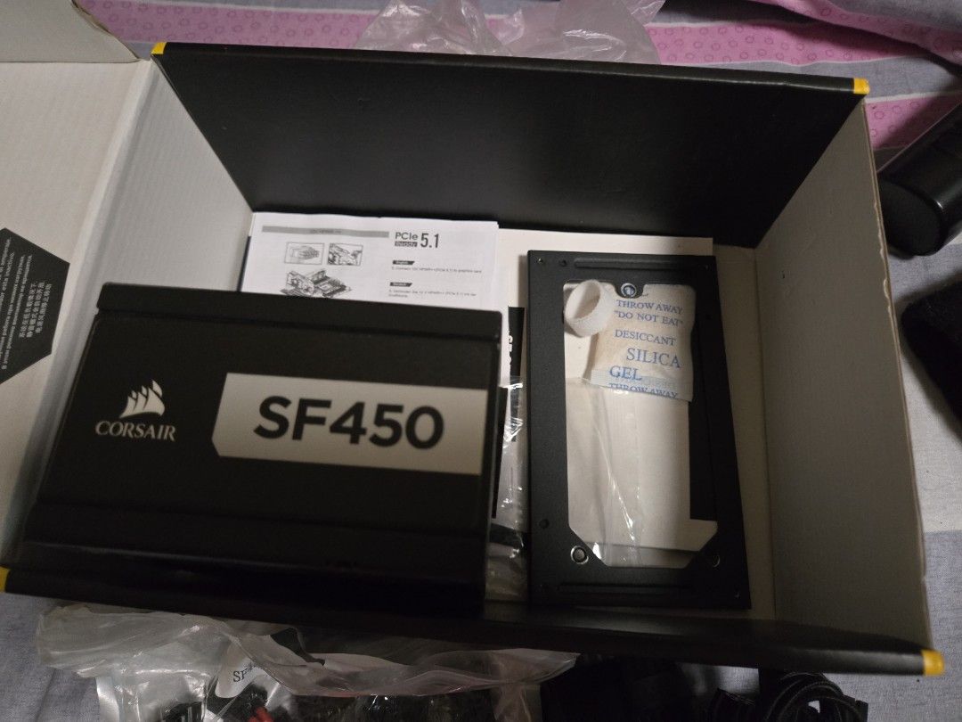Corsair 海盜船 SF450 SFX 450W 電源供應器 （分類：電腦周邊產品）位於 Hong Kong。 由 momokitsui 提交（商品編號 1466904821，圖片 3）。簡介： Corsair 海盜船 SF450 450W SFX 火牛，80 PLUS Platinum 白金牌認證，全模組設計。跟埋原裝黑線，仲有一袋紅色訂製線。有原裝盒同說明書，行貨 Felton 代理。部機運作正常，換大火牛所以放售。。