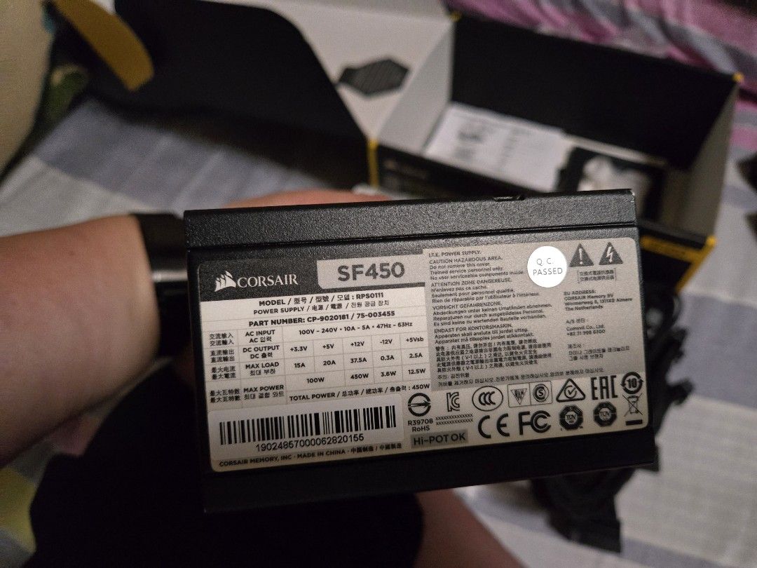 Corsair 海盜船 SF450 SFX 450W 電源供應器 （分類：電腦周邊產品）位於 Hong Kong。 由 momokitsui 提交（商品編號 1466904821，圖片 2）。簡介： Corsair 海盜船 SF450 450W SFX 火牛，80 PLUS Platinum 白金牌認證，全模組設計。跟埋原裝黑線，仲有一袋紅色訂製線。有原裝盒同說明書，行貨 Felton 代理。部機運作正常，換大火牛所以放售。。
