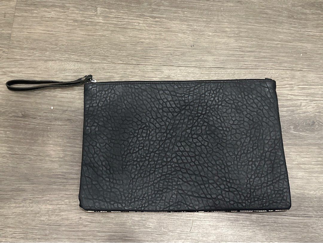 Cotton on Clutch Bag (Category: Clutches) located in Paranaque City. Submitted by celinegab (Listing ID 1466887903, Image 2). Description: .