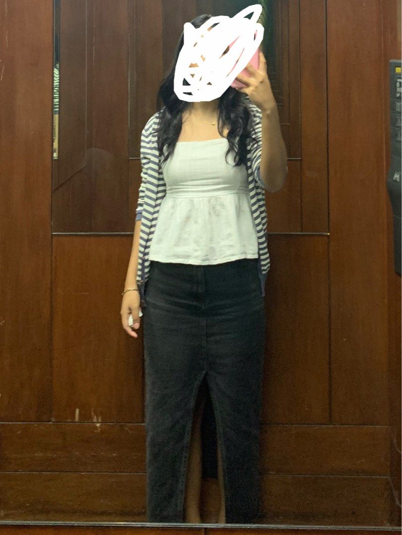 Cotton:On Peplum Top (Category: Sleeveless) located in Mandaluyong City. Submitted by yanna_02501 (Listing ID 1465655521, Image 3). Description: .