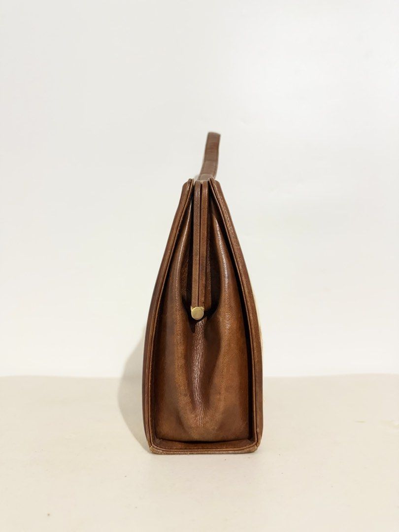 Cow Skin Leather Bag (Category: Luxury Bags & Wallets) located in Manila. Submitted by coachiqueclosetbysuei_3rdaccnt (Listing ID 1466941616, Image 3). Description: 💫 Cow Skin Leather 💫 𝐒𝐨𝐮𝐫𝐜𝐞: Japan🇯🇵 💫 𝐈𝐬𝐬𝐮𝐞: None 💫 𝐂𝐨𝐧𝐝𝐢𝐭𝐢𝐨𝐧: 9/10 Excellent Condition 💫 𝐎𝐭𝐡𝐞𝐫𝐬: Need Polishing 💫 The color may vary due to lighting 💫 What you see is what you get ——————𝓜𝓾𝓼𝓽 𝓡𝓮𝓪𝓭!——————— 📍 𝐋𝐨𝐜𝐚𝐭𝐢𝐨𝐧: Intramuros Mani