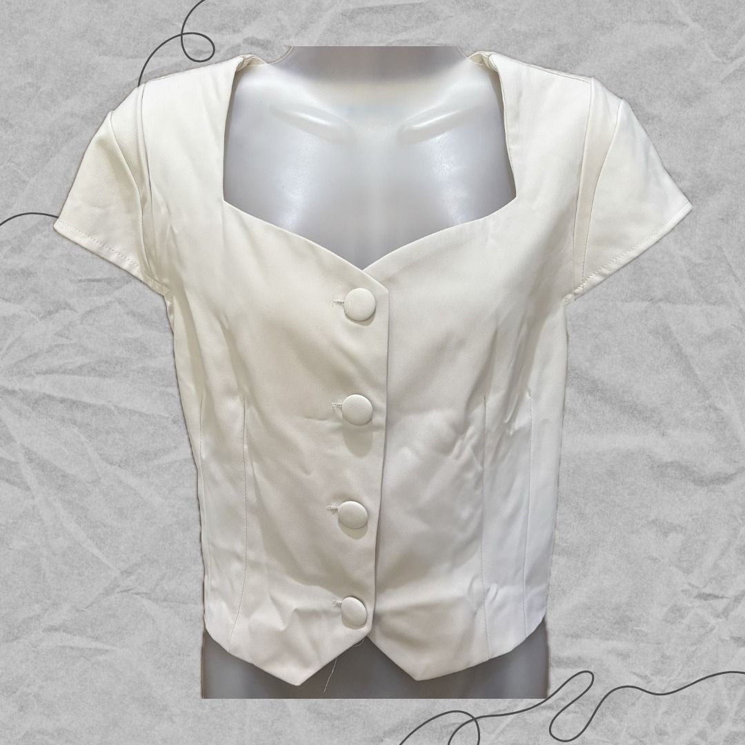 Cream Blouse (Category: Blouses) located in Manila. Submitted by lovedbydeviii (Listing ID 1466849301, Image 1). Description: Cream Blouse 🧵Php 175 👗Size: L 👗Slightly used but in good condition * note that color may slightly vary due to lighting .