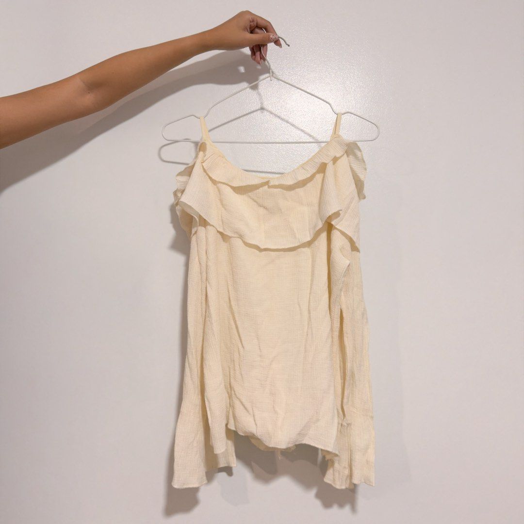 cream boho off shoulder (Category: Longsleeves) located in Cebu City. Submitted by cuteoncue (Listing ID 1466904524, Image 3). Description: small-med.