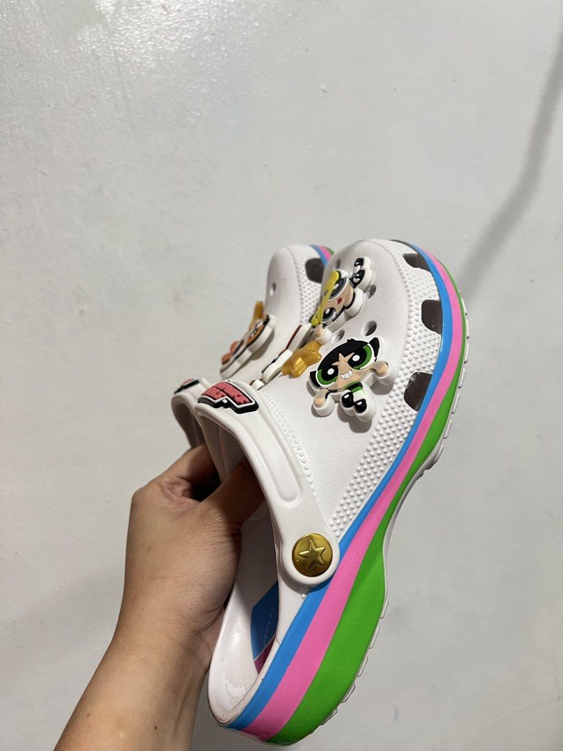 Crocs x powerpuff edition 6womens (Category: Slippers and slides) located in Manila. Submitted by baeshop16 (Listing ID 1466957533, Image 2). Description: Likenew 6womens.