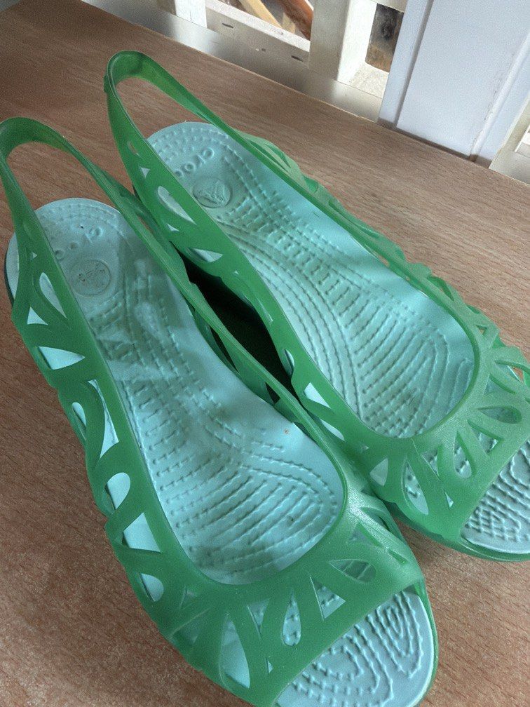cute crocs mini edge blue green (Category: Wedges) located in Davao. Submitted by saintneedscash (Listing ID 1466803692, Image 3). Description: worn once -super nice! size 5 -bought in us.